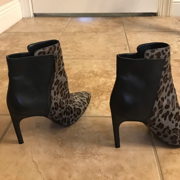 Vince Camuto animal print and leather ankle boot - Picture 5 of 6